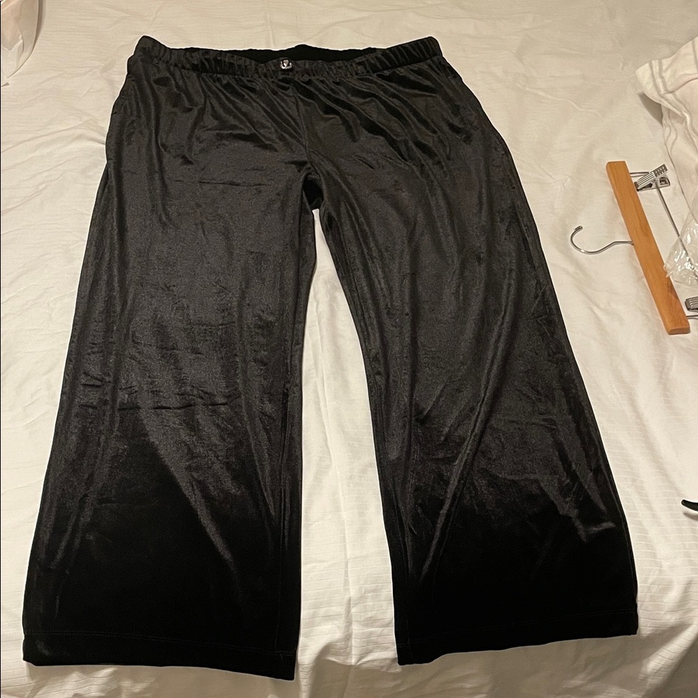 Margot Woman’s Elegant black wid legs